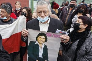 Con una lágrima en la garganta: Zalo Reyes es despedido por miles de personas en Conchalí