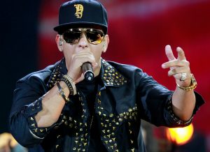 Abogado solicita que Daddy Yankee declare ante la Justicia “apenas pise suelo chileno”