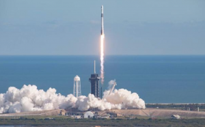La cápsula de carga de SpaceX llega a las aguas de Florida desde la Estación Espacial Internacional