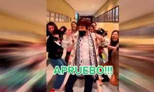 VIDEO| El desatado baile de Carmen Hertz por el Apruebo: Cariola y Orsini la acompañan