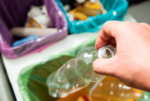 Guía práctica de reciclaje: ¿Cómo se clasifican los plásticos y cuales se pueden aprovechar?