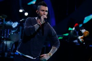 “El desfunado”: Vocalista de Maroon 5 recibe ola de comentarios desde Chile tras el Plebiscito