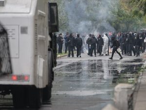 Corresponsales extranjeros en Chile denuncian amenazas con cuchillos en protestas
