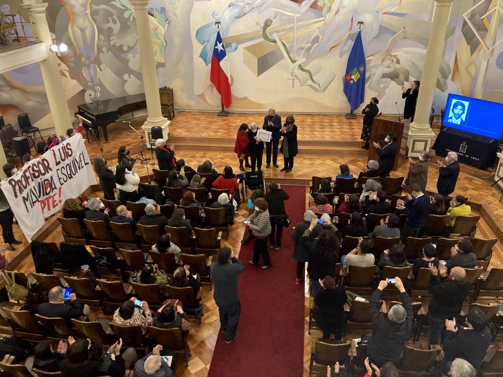 Universidad de Chile conmemoró Día de los DD.HH. entregando título póstumo a Luis Mahuida