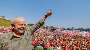 Lula se mantiene como favorito, pero Bolsonaro reduce diferencia en nueva encuesta