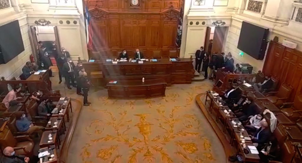Sin el gobierno por presión de Chile Vamos, se retoman reuniones por proceso constituyente