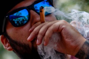 Test de drogas a diputados y cambios al uso recreacional de la marihuana prenden el debate