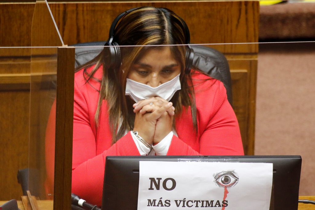 Senadora Campillai y testimonio de excarabinero que la cegó: “Ni siquiera pide disculpas”