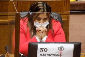 Senadora Campillai y testimonio de excarabinero que la cegó: “Ni siquiera pide disculpas”