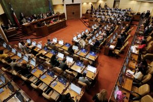 Oposición arremete y presenta moción de censura en tres comisiones de la Cámara