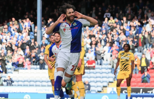 VIDEO| Ben Brereton se viste de crack y anota un doblete en triunfo del Blackburn Rovers