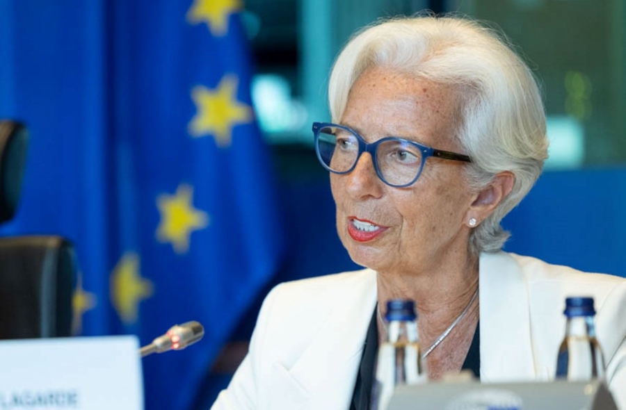 Lagarde plantea que «debemos ser disciplinados para cumplir la misión de bajar precios»