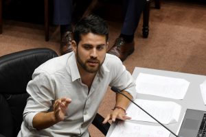 Diego Ibáñez es nuevo presidente de Convergencia Social, el partido de Gabriel Boric