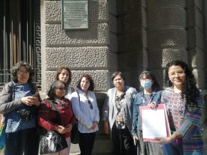 Familiares de presos de la revuelta entregan carta a autoridades y solicitan reunión con Tohá