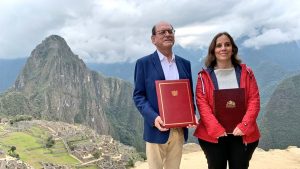 Perú y Chile celebran el poema que Pablo Neruda dedicó a Machu Picchu