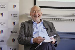 Joseph Stiglitz desclasifica discusiones con Milton Friedman: "No era un buen economista"