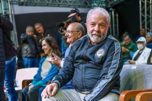 Lula confronta a Bolsonaro por vincular analfabetismo a votantes de la izquierda