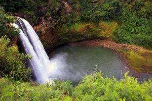 Turista chilena muere tras ingresar a zona prohibida de unas cataratas en Hawái
