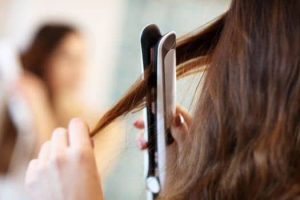 Uso de productos para alisar el cabello aumentaría el riesgo de cáncer de útero