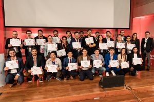 Conoce a los cinco jóvenes científicos chilenos ganadores de premios del MIT