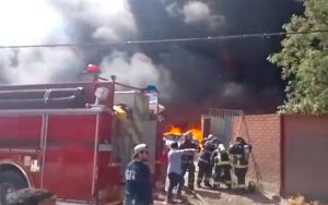 VIDEO| Emergencia por gran incendio en San Bernardo: Piden cerrar las puertas y ventanas