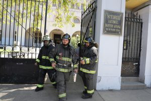 Bomberos concurre al INBA por amago de incendio: Carabineros reporta a encapuchados