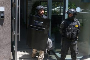 PDI encuentra granada en diversos allanamientos tras casos de secuestro en Chile