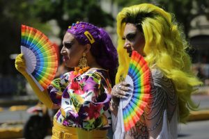 Duro round twittero entre Isabel Amor y ministra de la Mujer por subsecretaría LGBTIQ+
