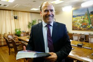 Diputado Alberto Undurraga es proclamado como nuevo presidente de la Democracia Cristiana