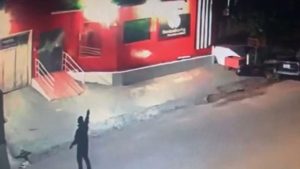VIDEO| Atacan a tiros sede de periódico en Brasil: Recibió amenazas de grupos ultraderecha