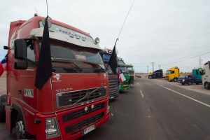 Querellas son la piedra de tope: Tras reunión con el gobierno, camioneros mantienen paro