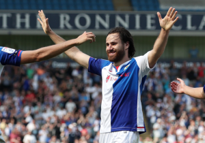 VIDEO| Brereton se viste de héroe y anota gol del triunfo del Blackburn sobre Huddersfield