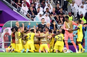 Ecuador arranca el Mundial con un sólido triunfo sobre Qatar, país anfitrión