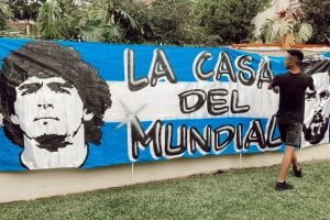 Locura en Argentina por el mundial: Amigos se encierran para ver todos los partidos