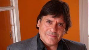 El primer 9 de noviembre sin Zalo Reyes: Chilenos recuerdan al “Gorrión de Conchalí”