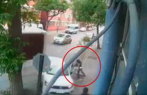 VIDEO| Chofer de bus atropella a fiscalizadores del ministerio cerca de La Moneda