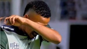 Byron Castillo recibe el “castigo máximo”: Jugador se queda fuera de Qatar 2022