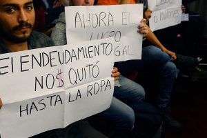 Diputados piden fin de embargo de bienes de deudores educacionales