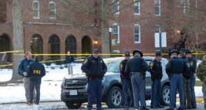 Otro tiroteo en EE.UU.: Tres muertos tras disparos en universidad y autor logra escapar