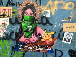 Lanzan libro Arte Callejero Chileno: La joya que reúne grafitis y murales de norte a sur
