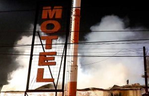 Pareja sufre asalto al interior de una pieza de motel en Concepción