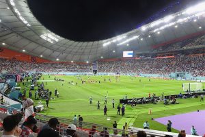 Chileno en Qatar 10: El fútbol es una belleza, a pesar de su comercialización implacable