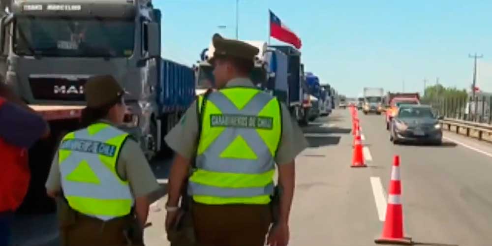 Paro de camioneros sigue en Paine pese a advertencia del Presidente Gabriel Boric