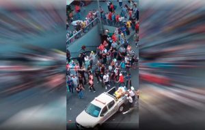 VIDEO| Alcaldesa Hassler condena agresión de ambulantes a Carabineros e inspectores