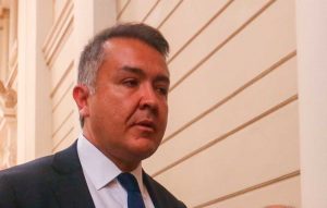 Fiscal Nacional: Abogado Rodrigo Ríos oficializa en persona su renuncia a la quina