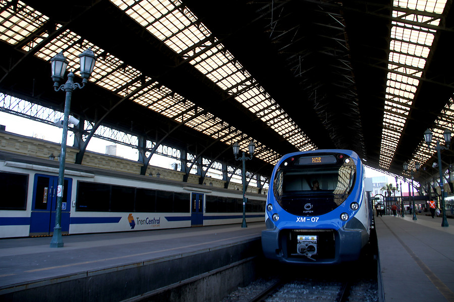 EFE anuncia que trenes del tramo Chillán-Santiago llegarán en abril