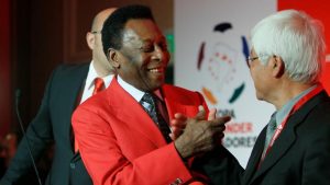 VIDEO| El día que Humberto "Chita" Cruz le bajó los pantalones a Pelé en pleno partido
