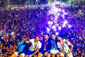 VIDEO| ¡La copa vuelve a Sudamérica! La Argentina campeona del mundo regresa a casa