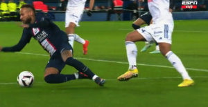 VIDEO| Neymar vuelve a simular una falta y lo expulsan en la Ligue 1