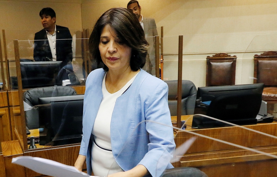 La ministra de Justicia, Marcela Ríos, en la Comisión, defendiendo la nominación de Marta Herrera para la Fiscalía Nacional